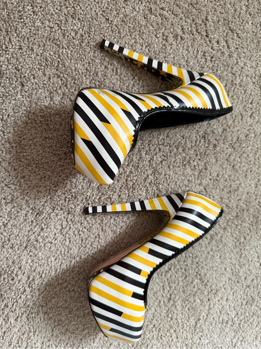 Taylor Says: 5-inch Pumps - Picture 7 of 7